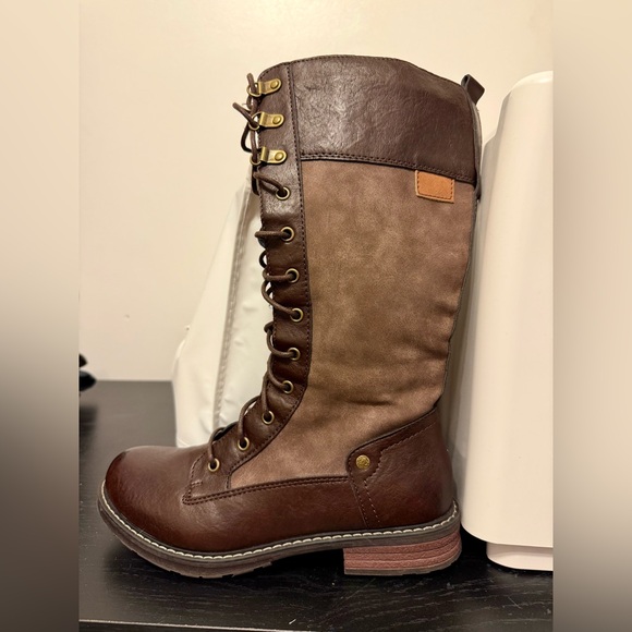 Women’s Two-Tone Brown Lace-Up Boots Size 8M - Picture 2 of 8